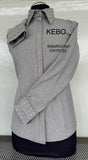 BLUSE MIT DURCHGEHENDEM REISSVERSCHLUSS  aus geripptem Spandex.   Hellgrau. SWAROVSKI-KRISTALL